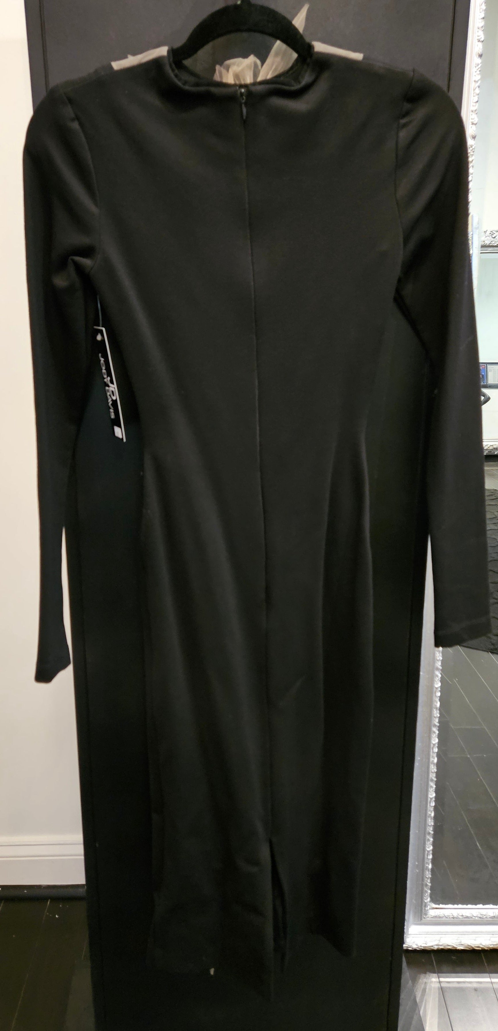 Dress Fitted with Flush tone center with Florets