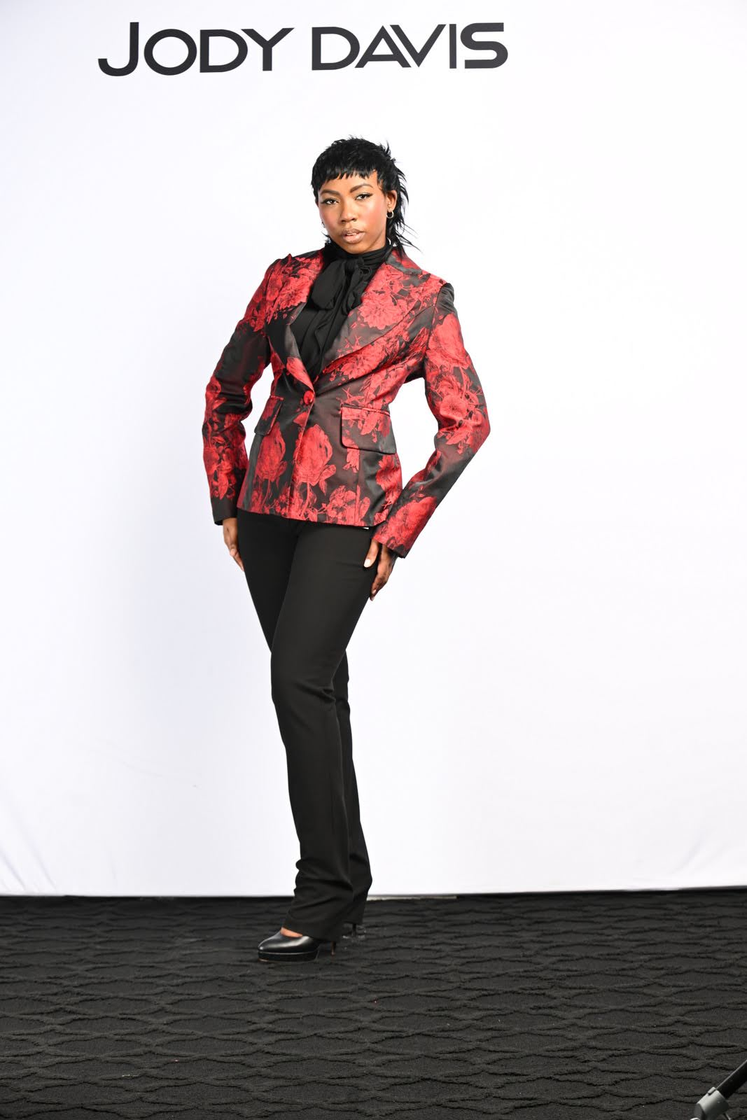 Jacket Semi-fitted Red & Black Floral Print Jacket