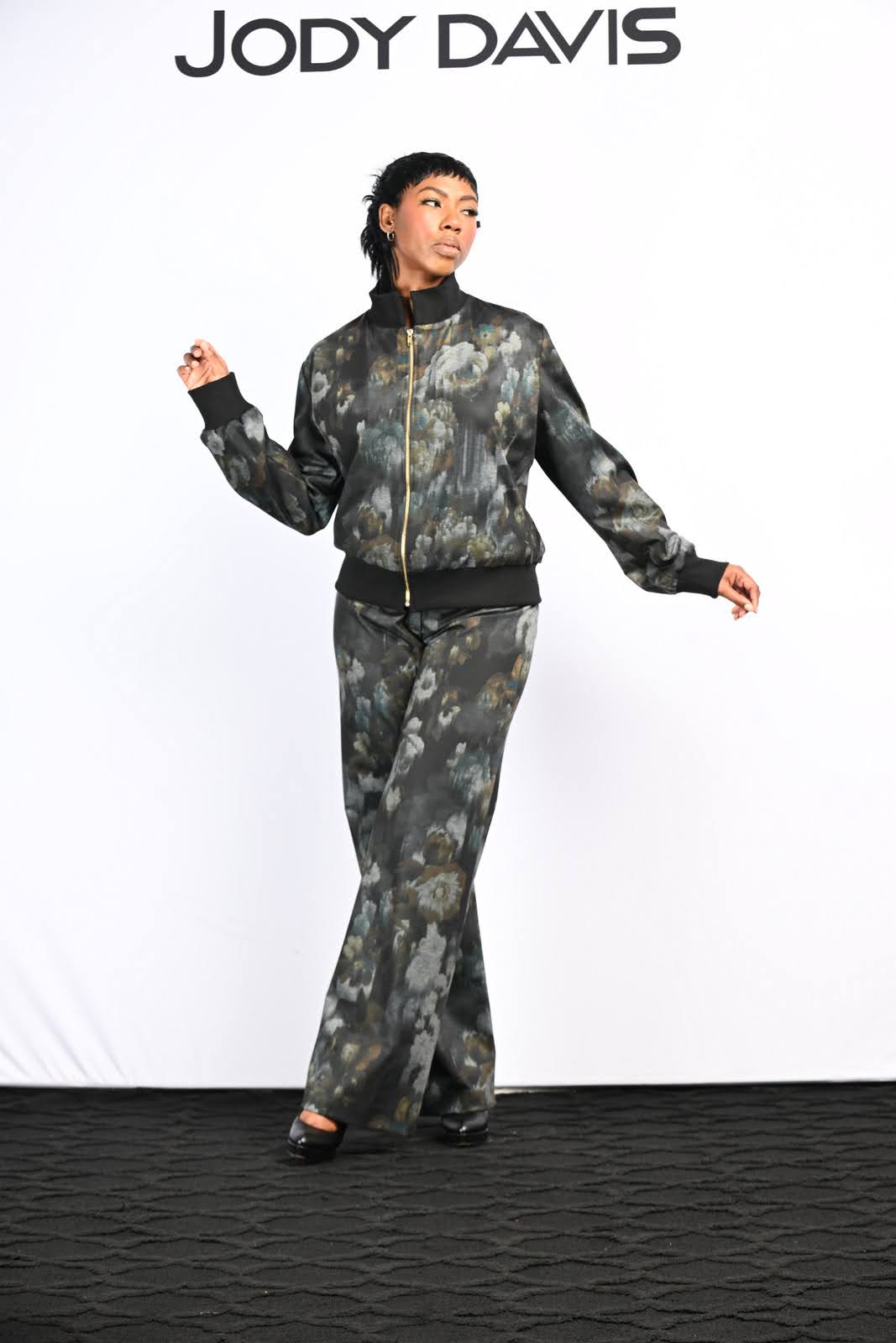 Pant Relaxed Fit Gray Hunter Print