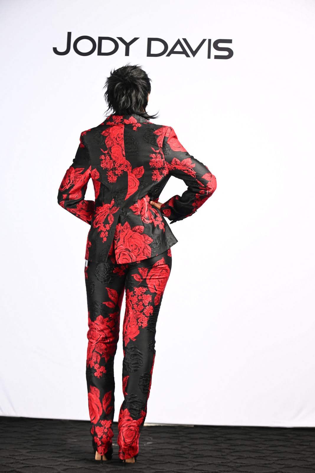 Semi-fitted Jacket Red & Black Rose Print